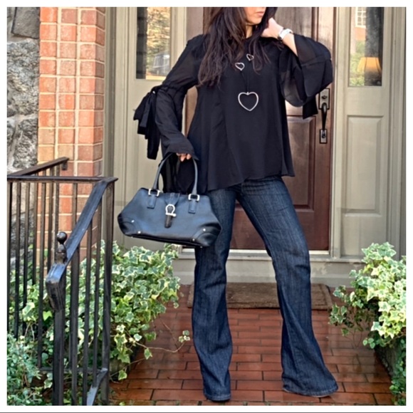 ✨LAST ONE ✨Black gorgeous bell sleeves tunic top - Picture 8 of 8